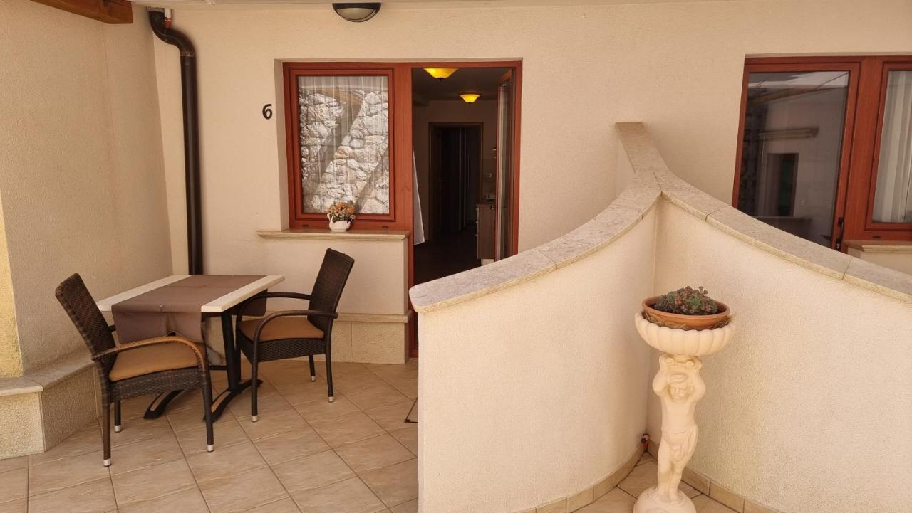Apartmani Sidro Малинска Экстерьер фото