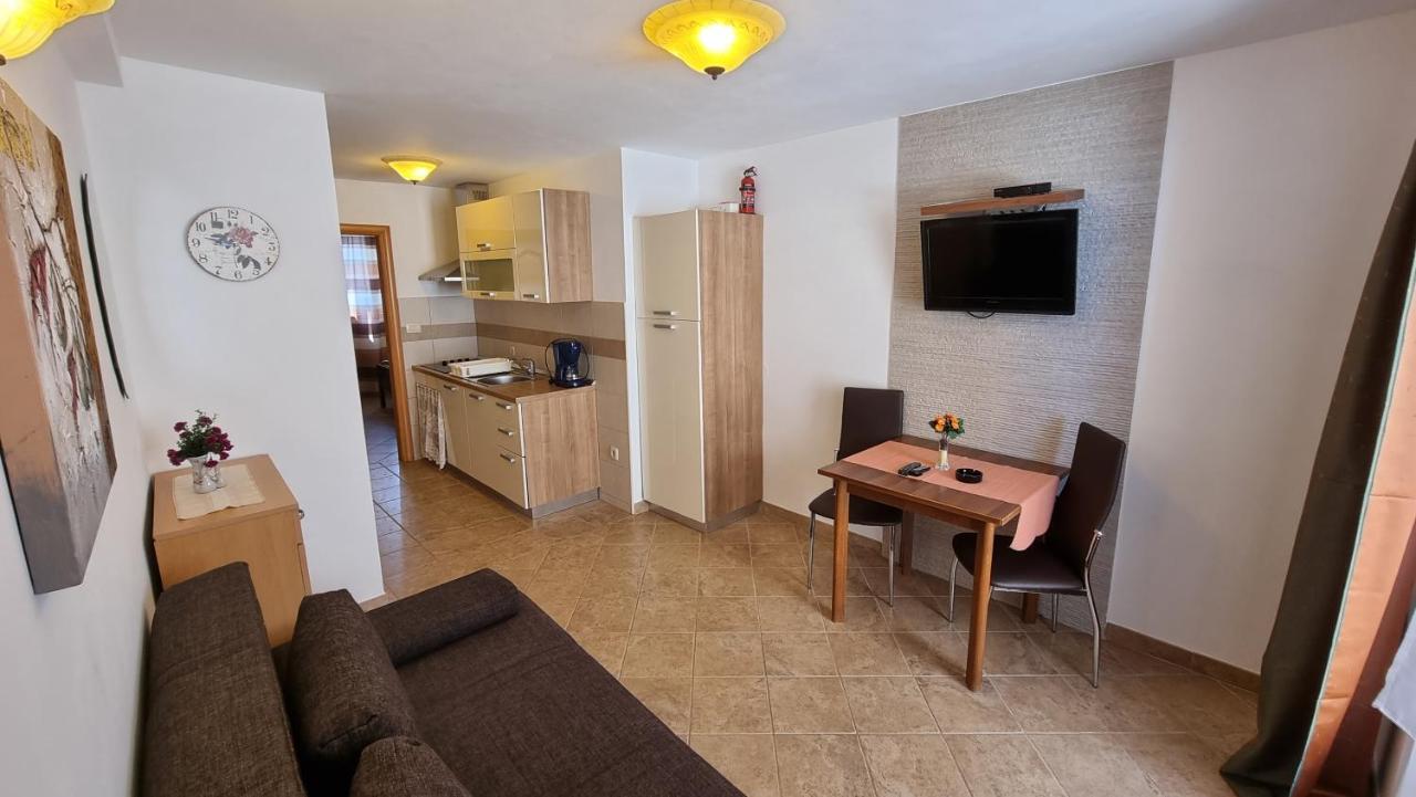 Apartmani Sidro Малинска Экстерьер фото