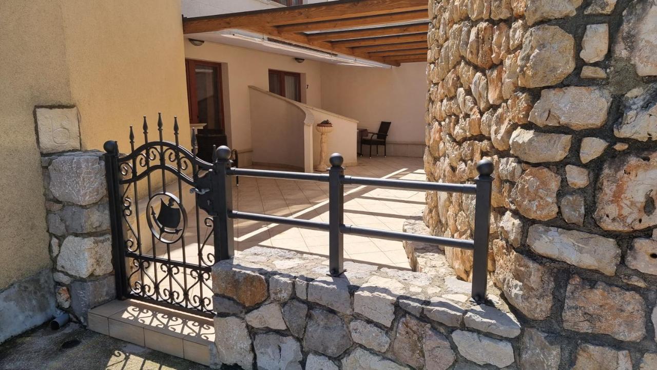 Apartmani Sidro Малинска Экстерьер фото
